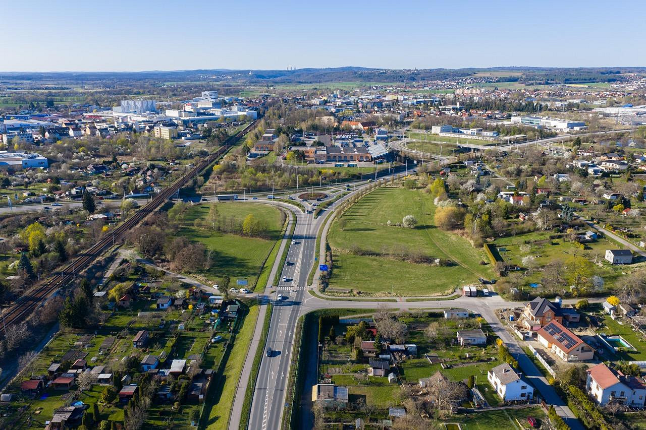 Prodej komerčního pozemku 33 320 m² – fotografie 2