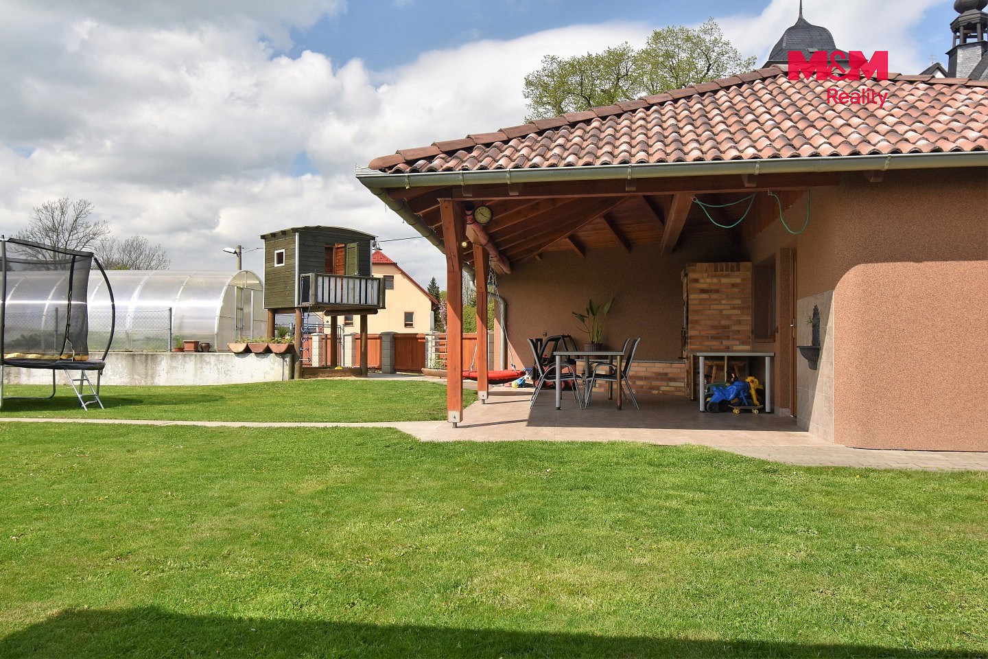 Prodej domu 180 m² s pozemkem 1 217 m²