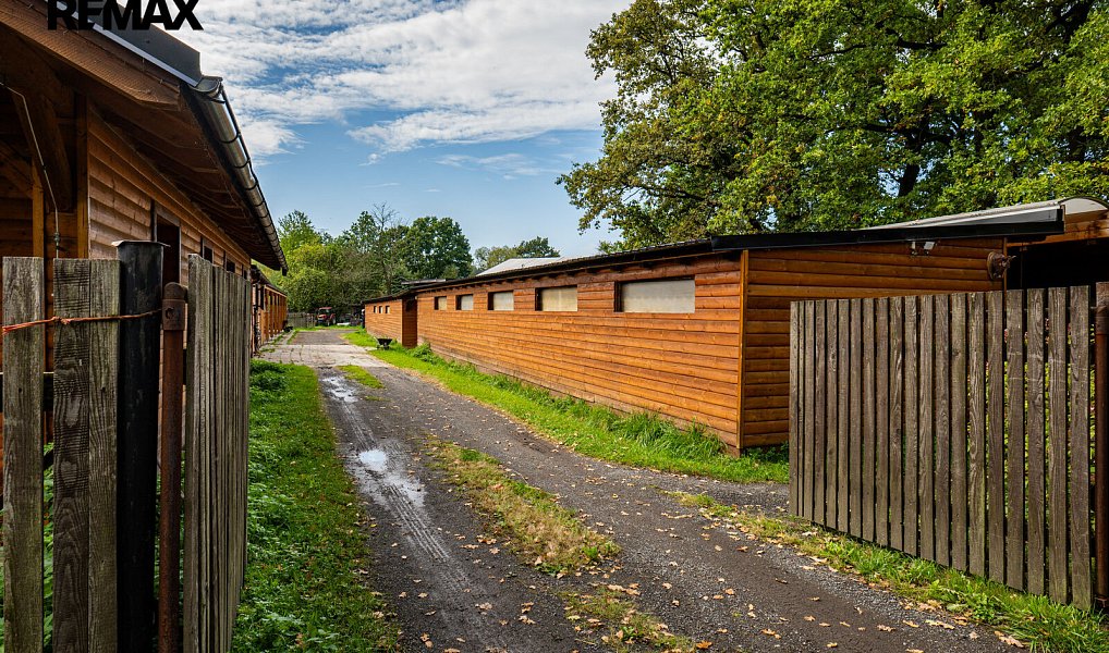 Prodej zemědělského objektu 2 400 m², Baška – náhled fotky 4