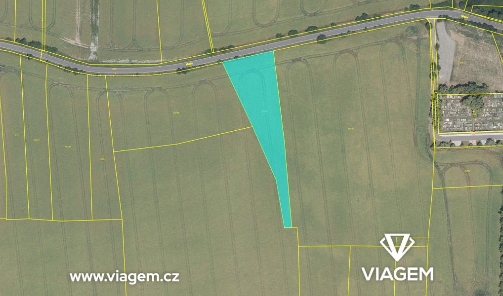 Prodej pole 3 401 m², Praha – náhled fotky 3