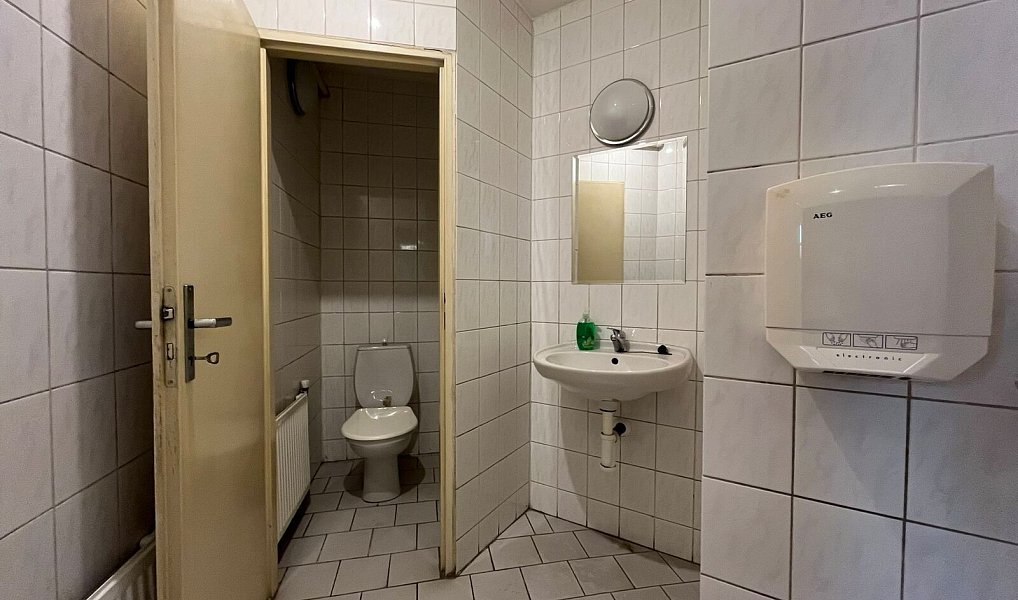 Pronájem kanceláře 110 m², Praha – náhled fotky 11