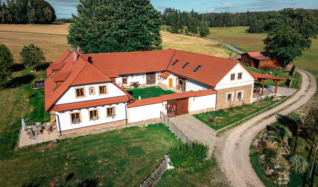Prodej ubytovacího objektu 500 m², Opatov – fotka 1 z 60