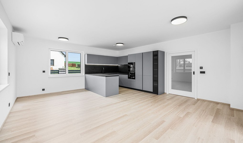 Prodej domu 120 m² s pozemkem 551 m², Líšťany – náhled fotky 7