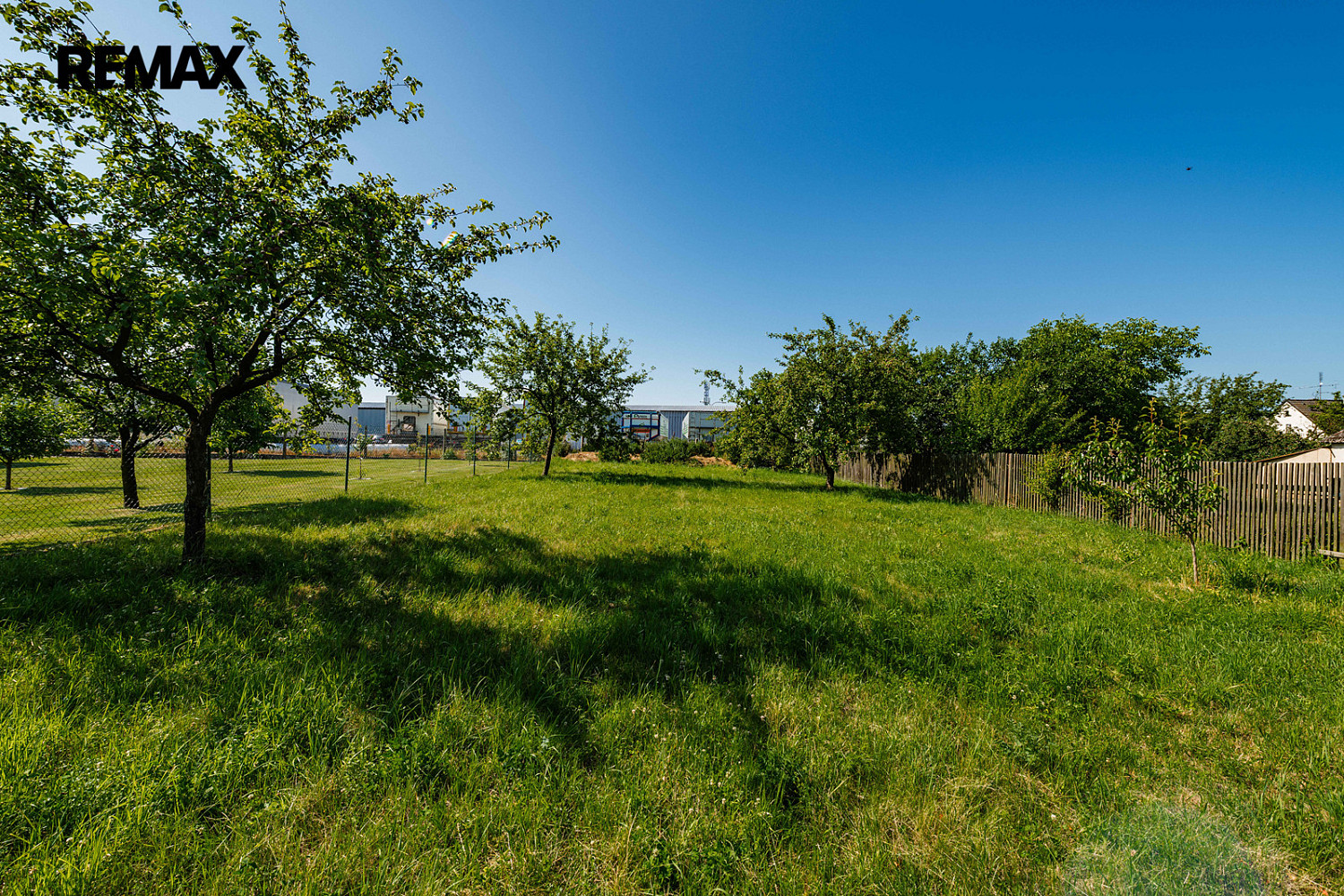 Prodej stavebního pozemku 1 355 m²