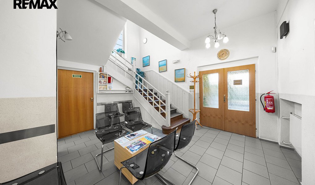 Prodej domu 361 m² s pozemkem 1 042 m², Kolín – náhled fotky 5