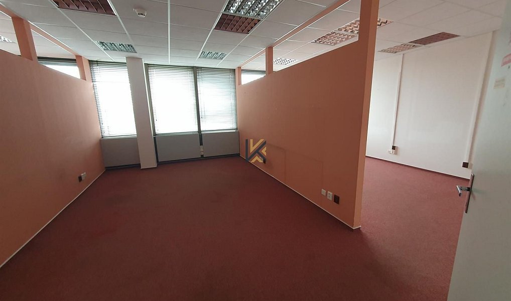 Pronájem kanceláře 122 m², Praha – náhled fotky 3