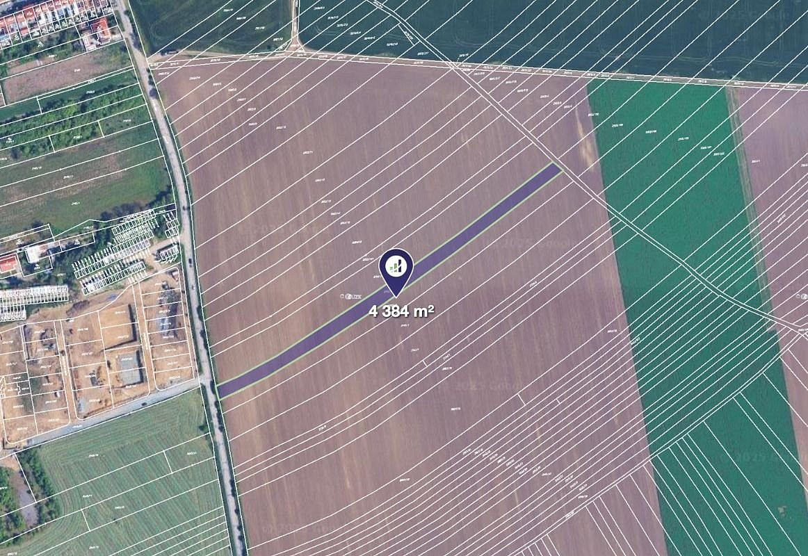 Prodej pole 4 384 m²