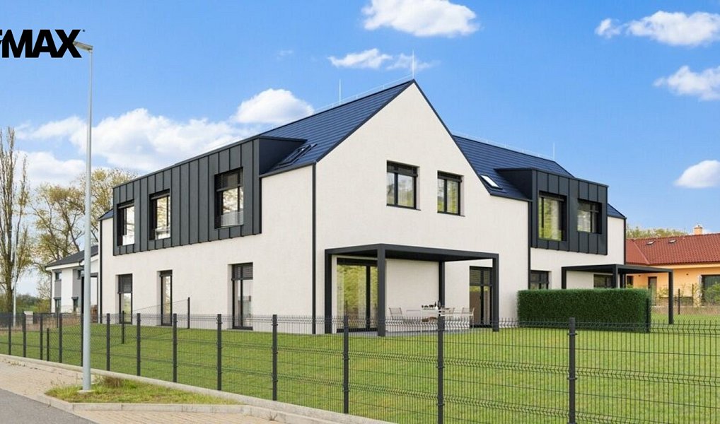 Prodej domu 122 m² s pozemkem 338 m², Dobrovice – fotka 1 z 14