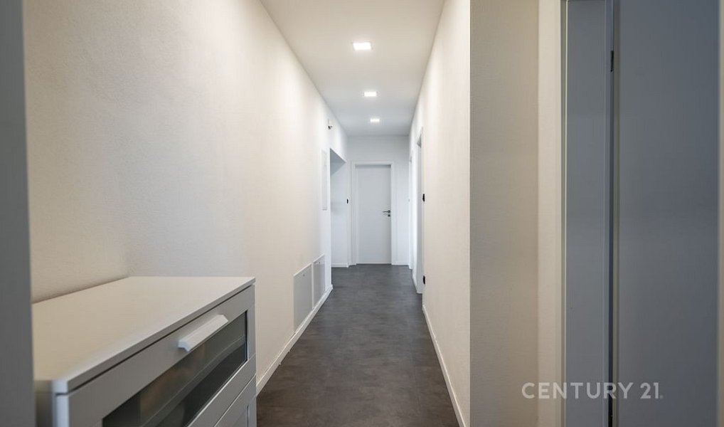 Prodej domu 260 m² s pozemkem 906 m², Hajany – náhled fotky 22