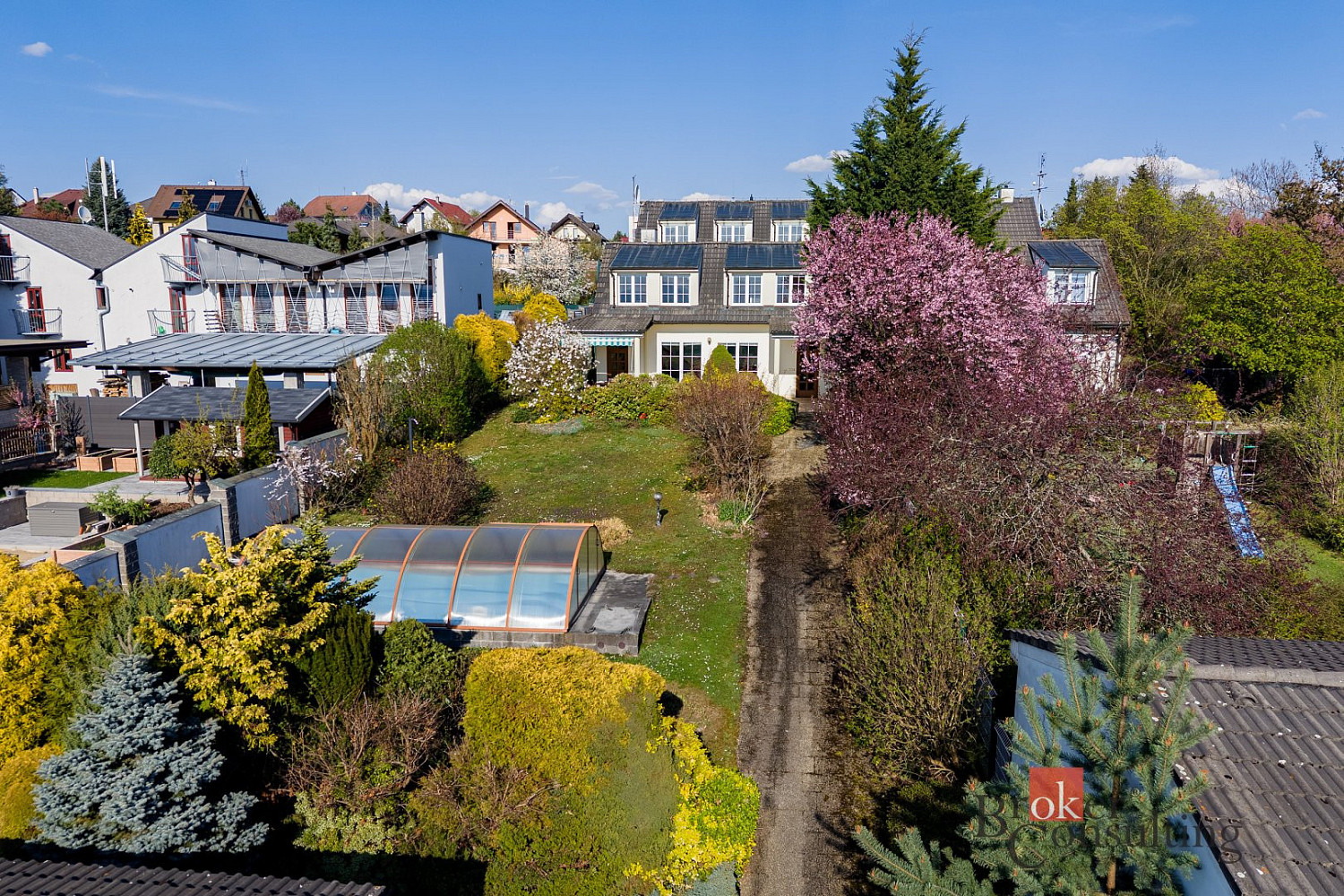 Prodej domu 230 m² s pozemkem 1 214 m² — photo 2