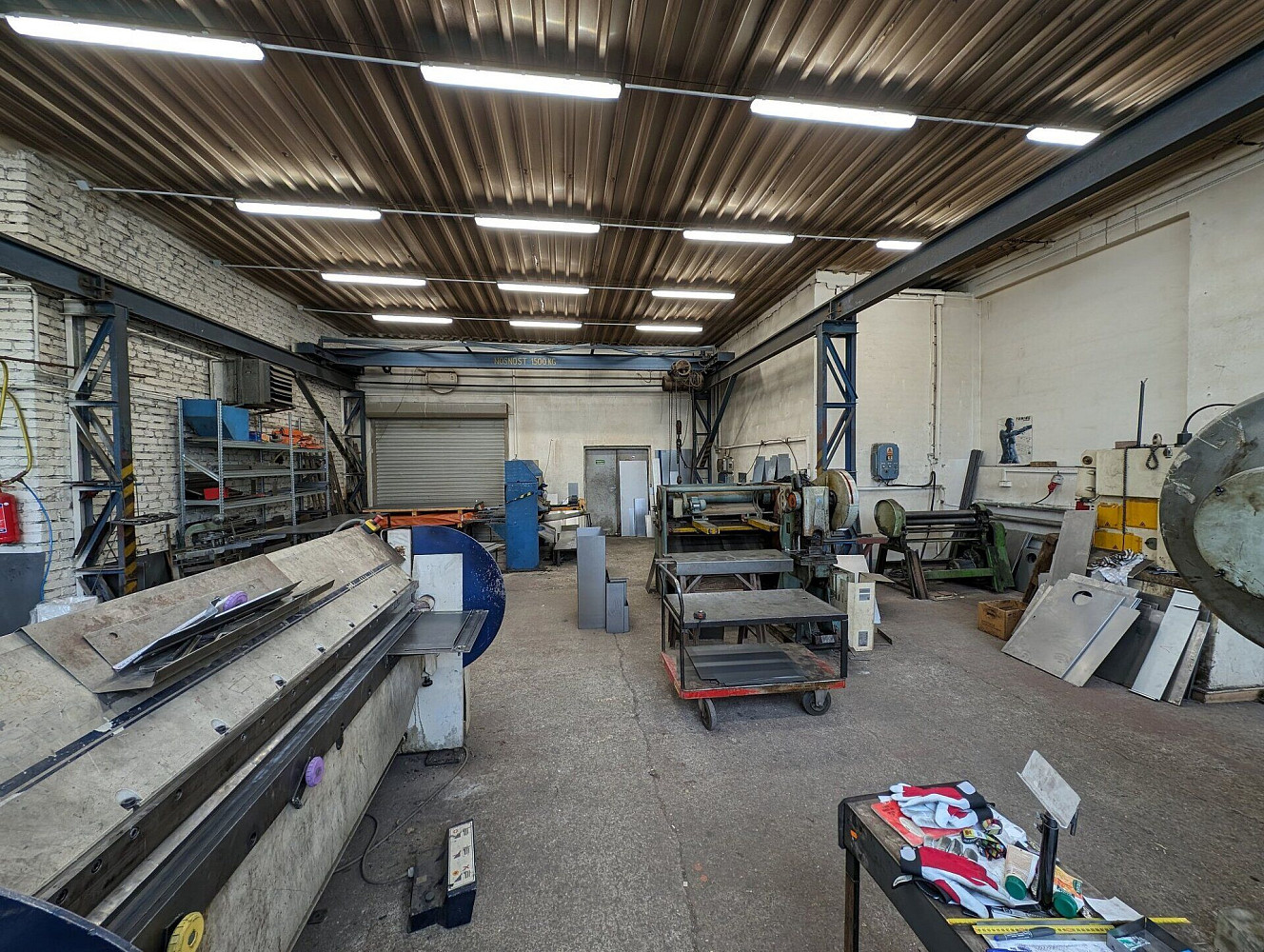 Prodej výrobních prostor 1 300 m² – fotografie 3