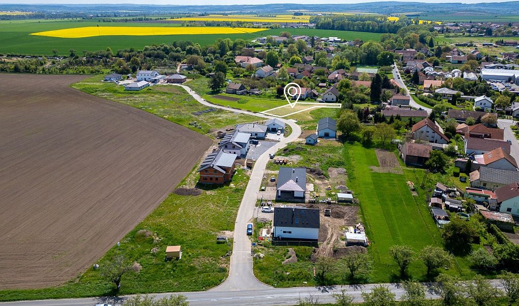 Prodej stavebního pozemku 1 213 m², Dubany – náhled fotky 4