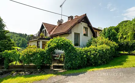 Prodej domu 297 m² s pozemkem 2 193 m², Holenice, okres Semily