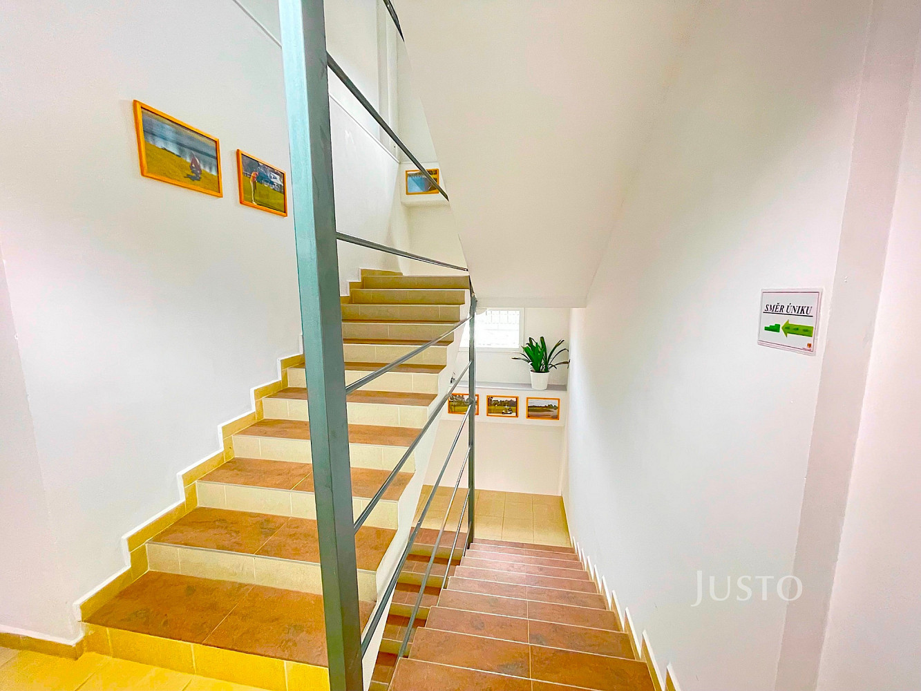 Pronájem obchodních prostor 57 m² – fotografie 3