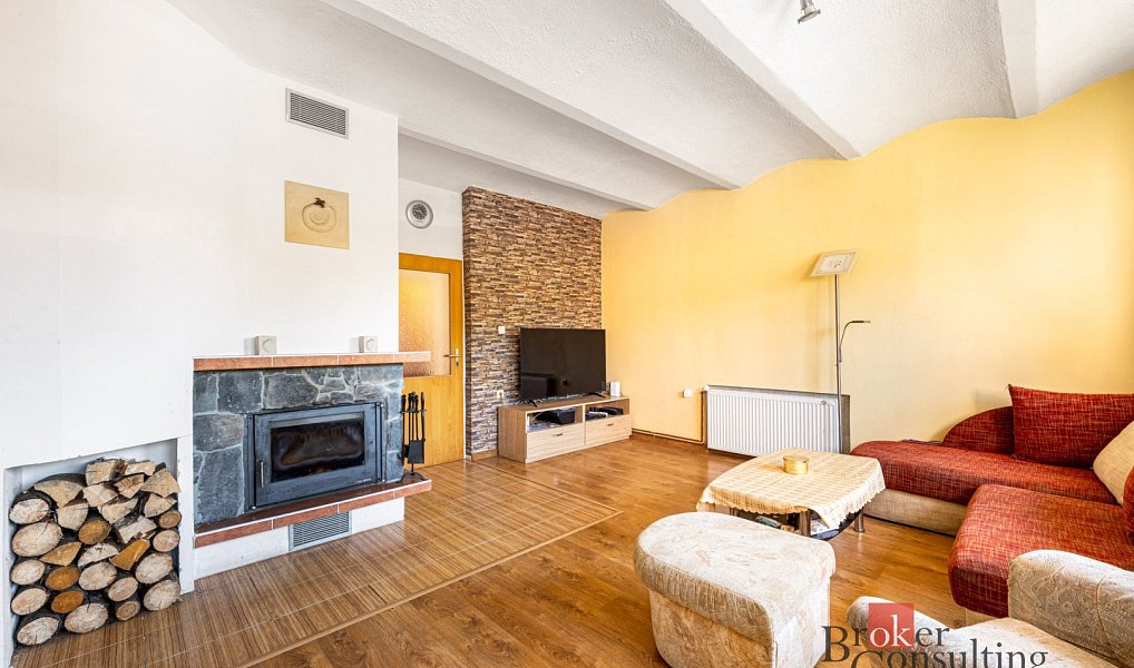 Prodej domu 132 m² s pozemkem 589 m², Tis – náhled fotky 4