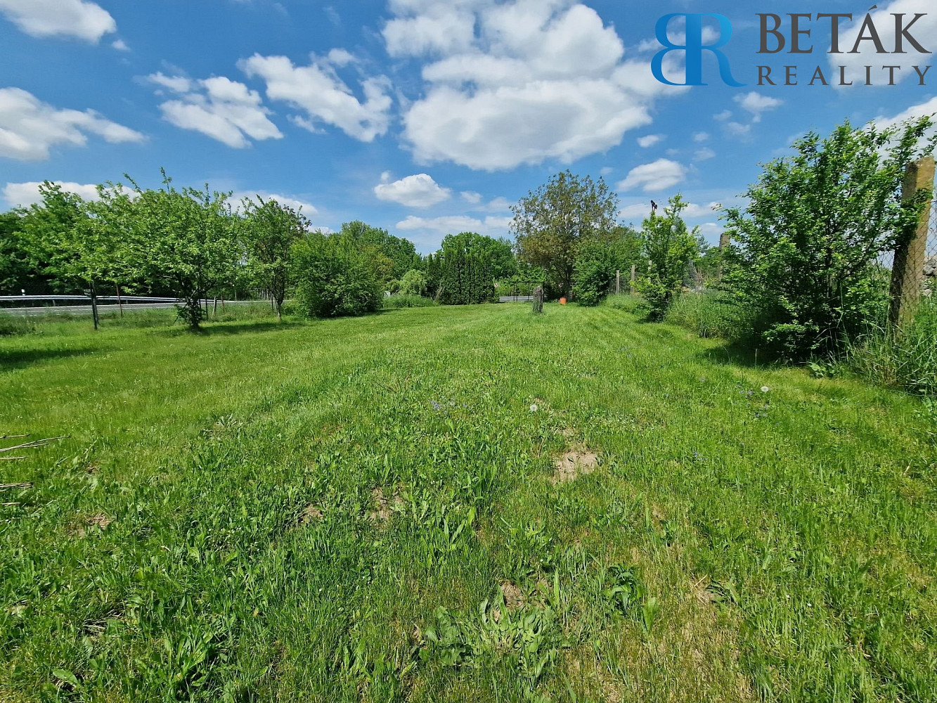 Prodej stavebního pozemku 1 409 m² – fotografie 4