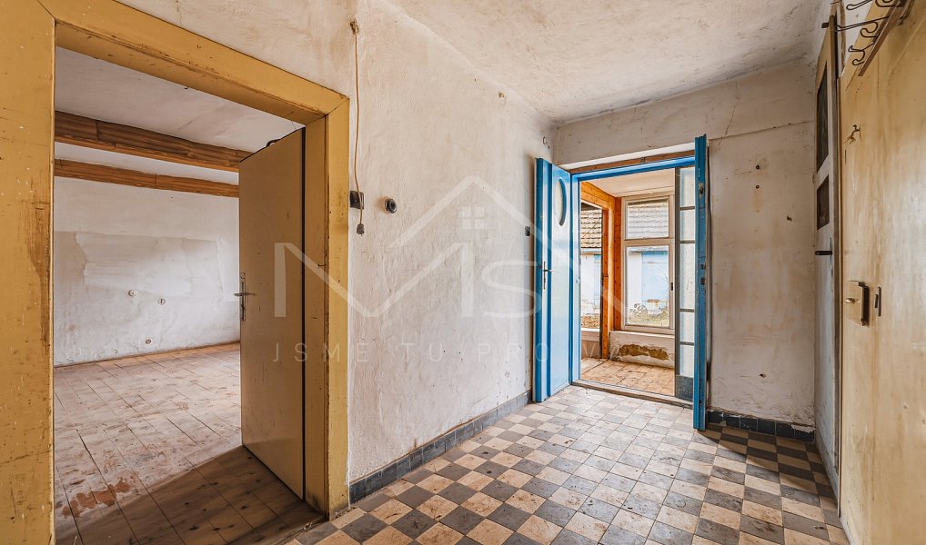 Prodej domu 330 m² s pozemkem 943 m², Chrást – náhled fotky 26