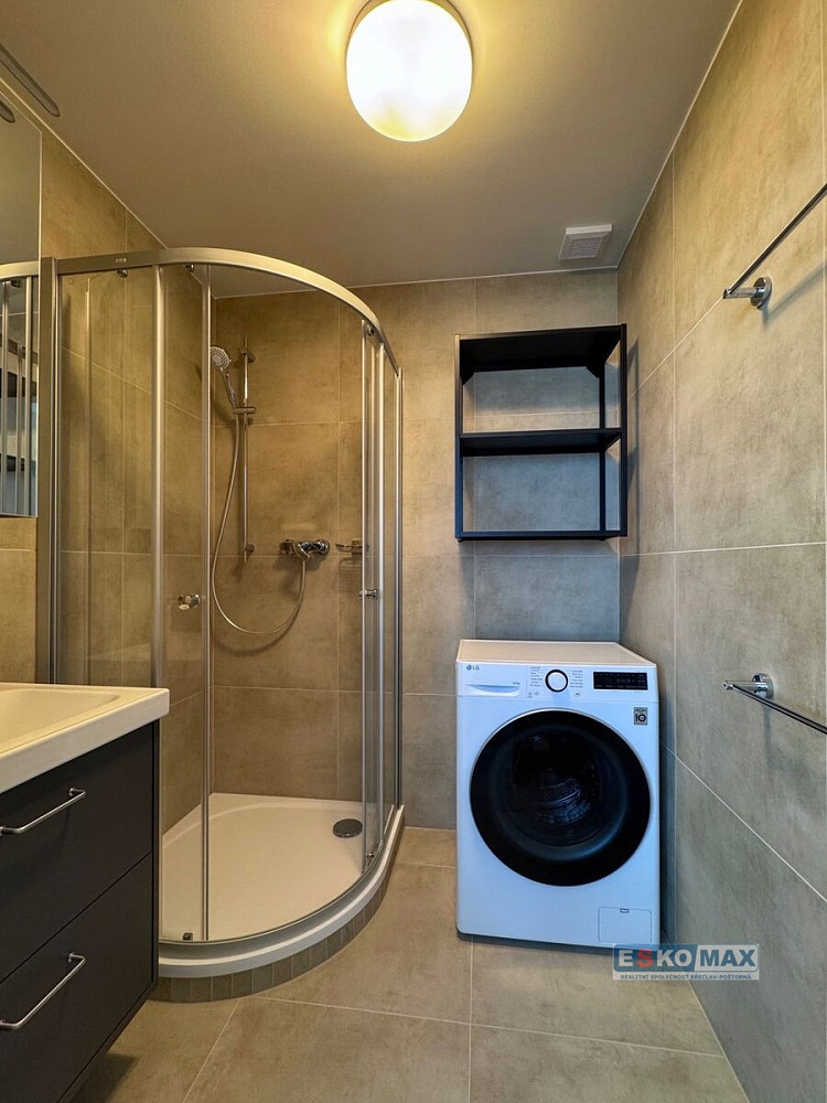 Pronájem bytu 2+1 60 m² – fotografie 3