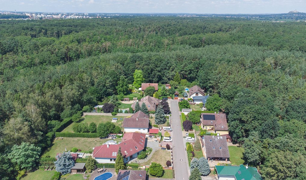 Prodej domu 400 m² s pozemkem 1 764 m², Sezemice – náhled fotky 2