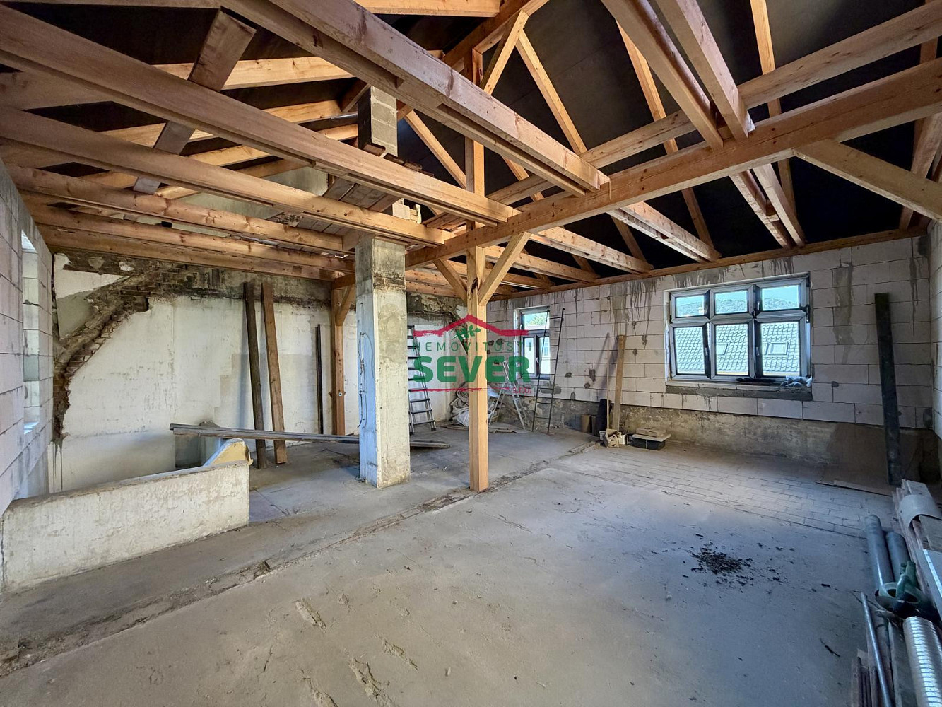 Prodej domu 138 m² s pozemkem 1 143 m² – fotografie 2