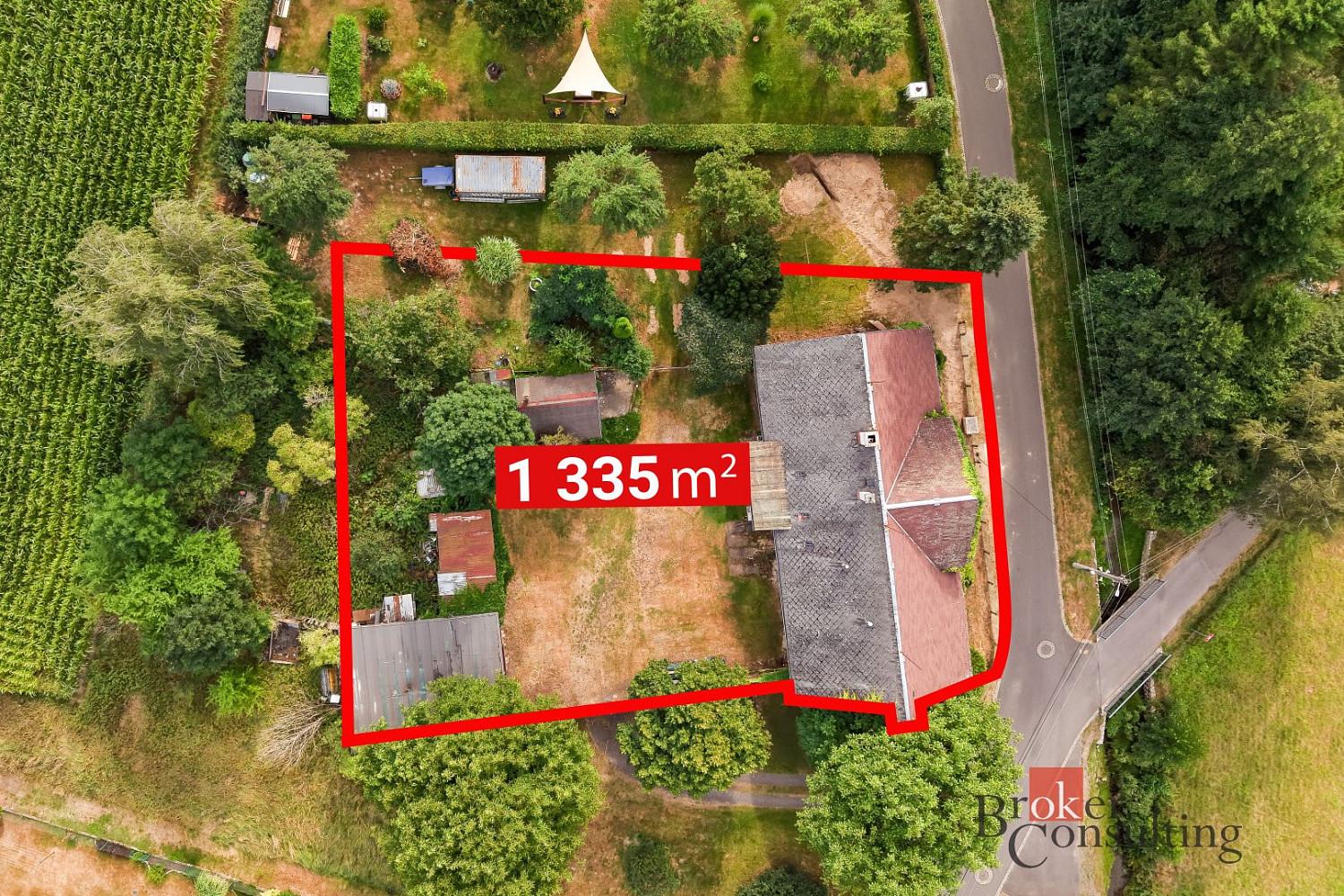Prodej domu 302 m² s pozemkem 1 335 m² – fotografie 2
