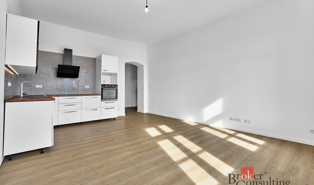Prodej bytu 3+kk 90 m², Cheb – náhled fotky 2