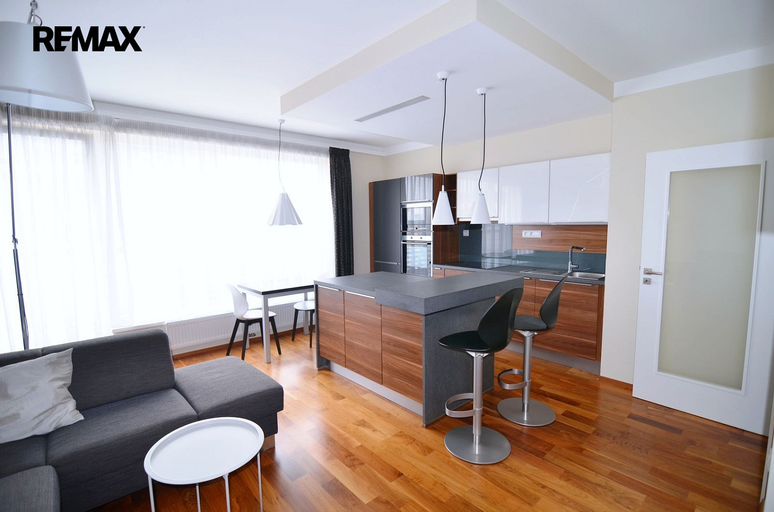 Pronájem bytu 2+kk 68 m² – fotografie 4
