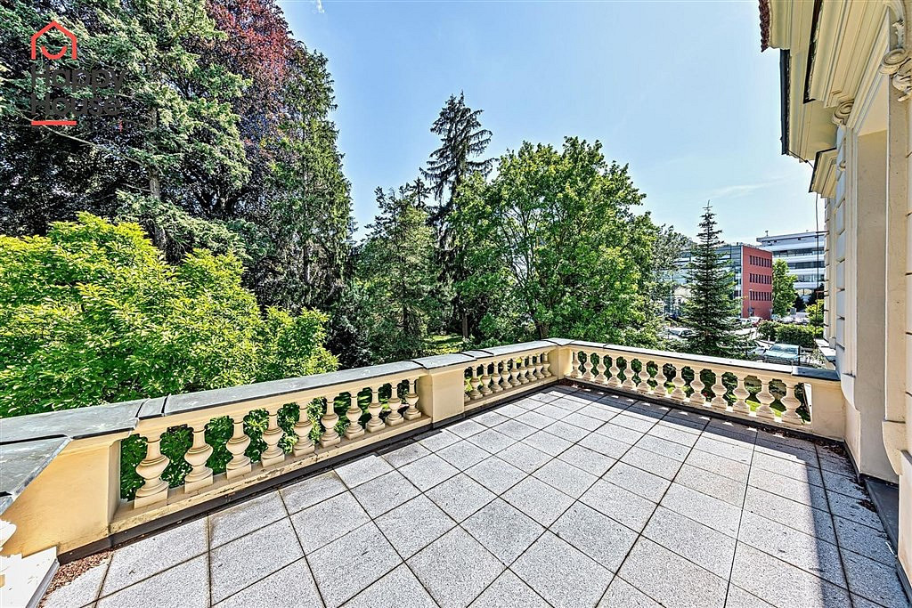 Pronájem domu 827 m² s pozemkem 8 770 m² — photo 4