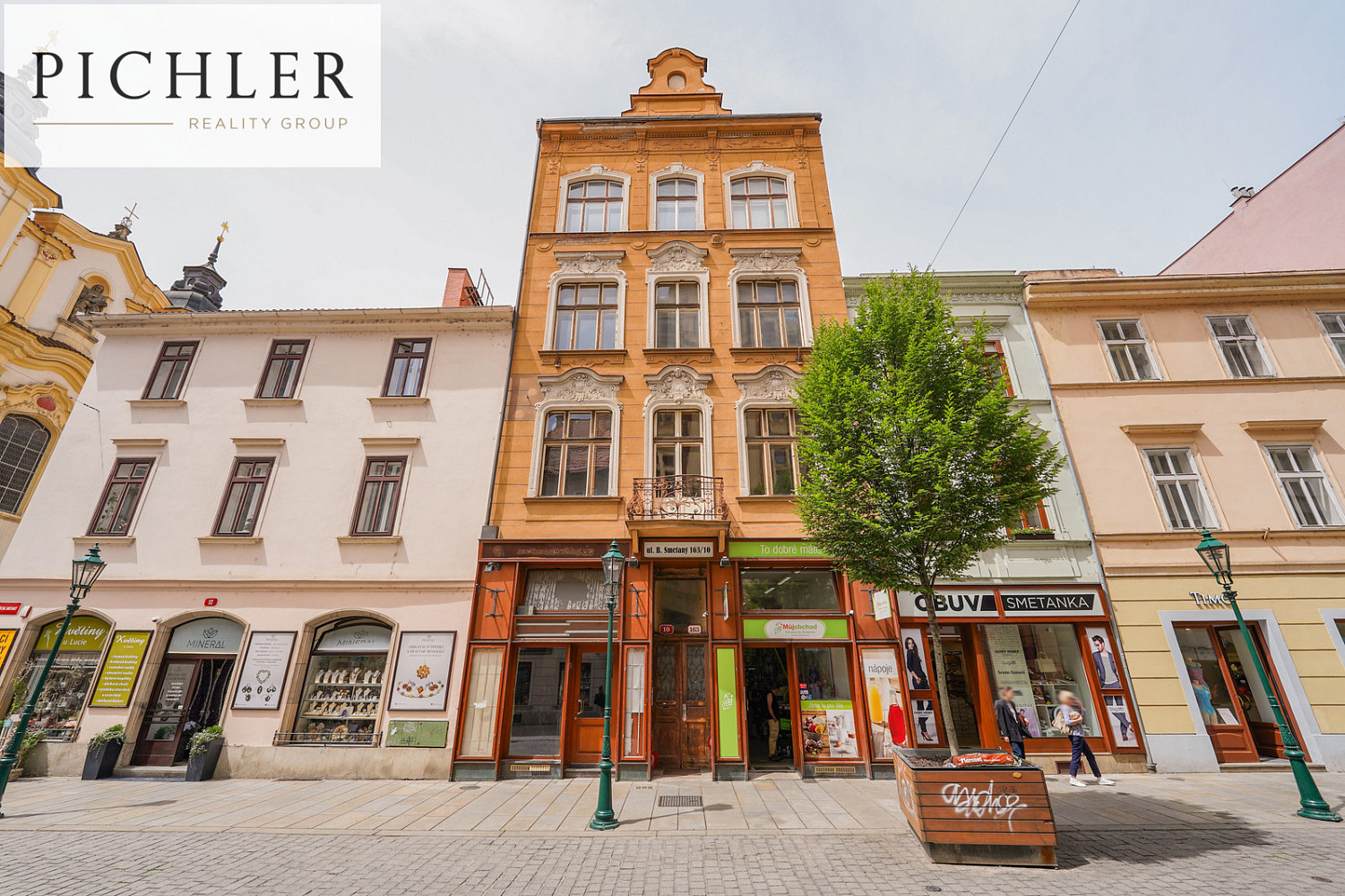 Prodej nájemního domu, činžáku 1 100 m²