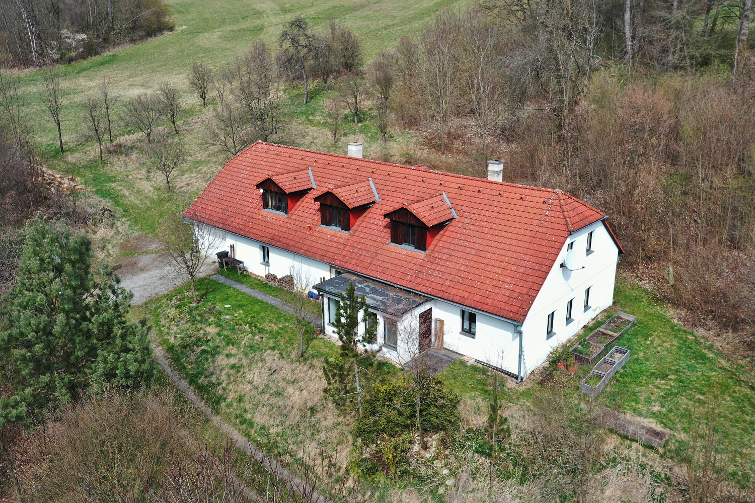 Prodej domu 291 m² s pozemkem 11 689 m²