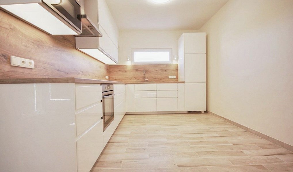 Pronájem domu 80 m² s pozemkem 60 m², Hostouň – náhled fotky 2