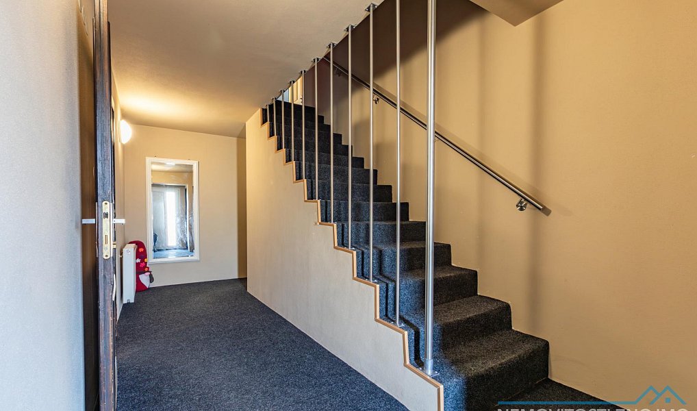Prodej ubytovacího objektu 390 m², Vrbovec – náhled fotky 13