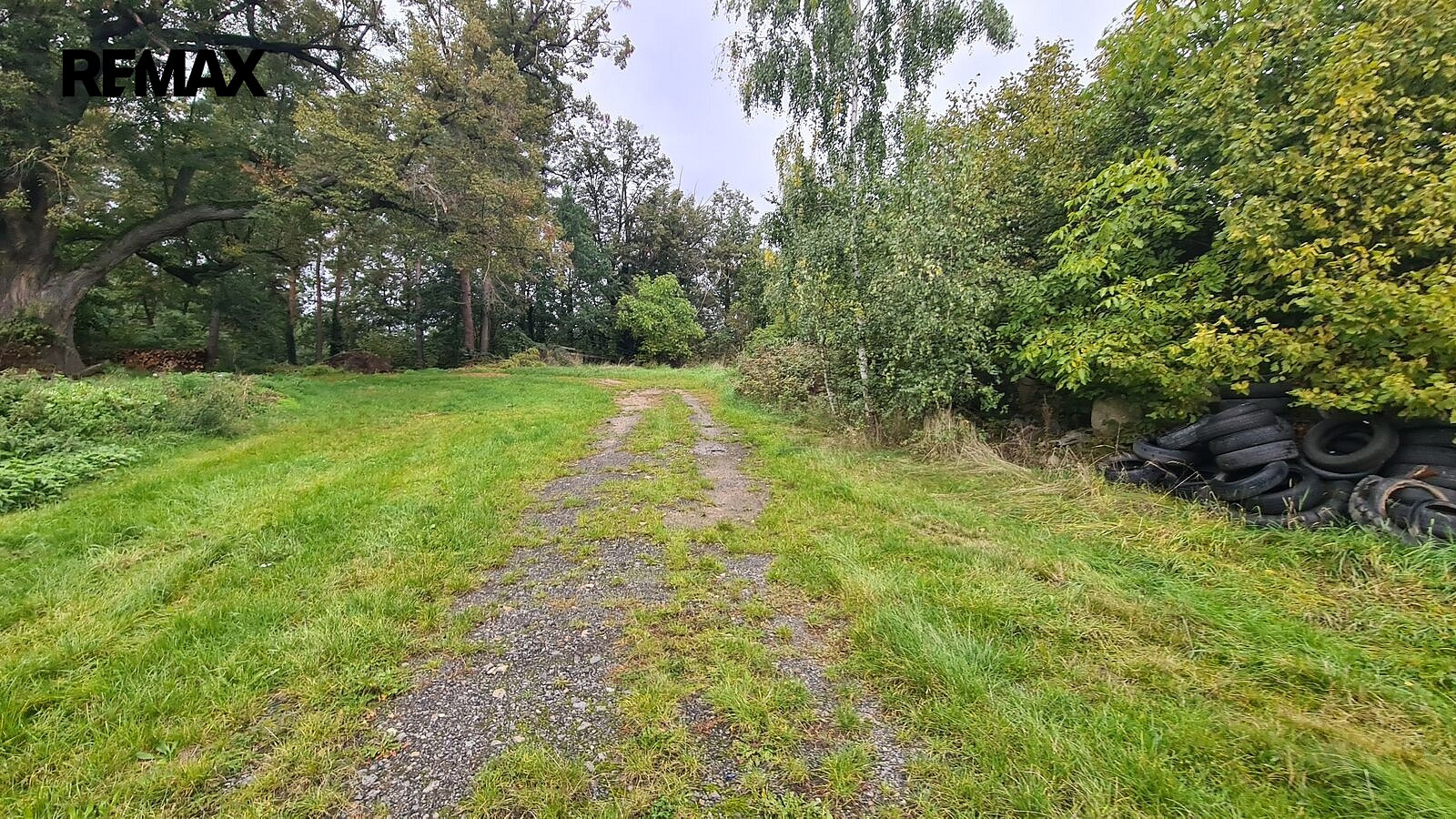 Prodej stavebního pozemku 1 798 m² – fotografie 2