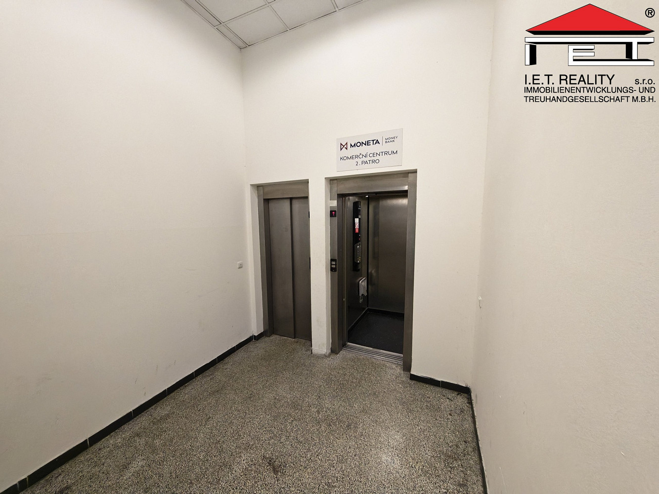 Pronájem kanceláře 208 m² — photo 4