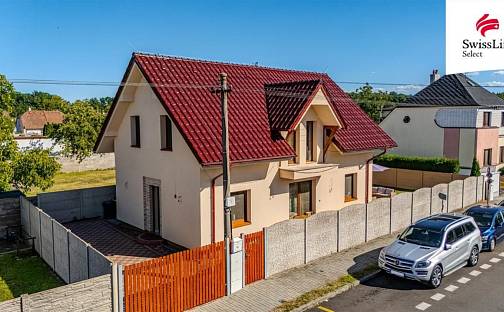 Prodej domu 160 m² s pozemkem 330 m², Školní, Pardubice - Svítkov