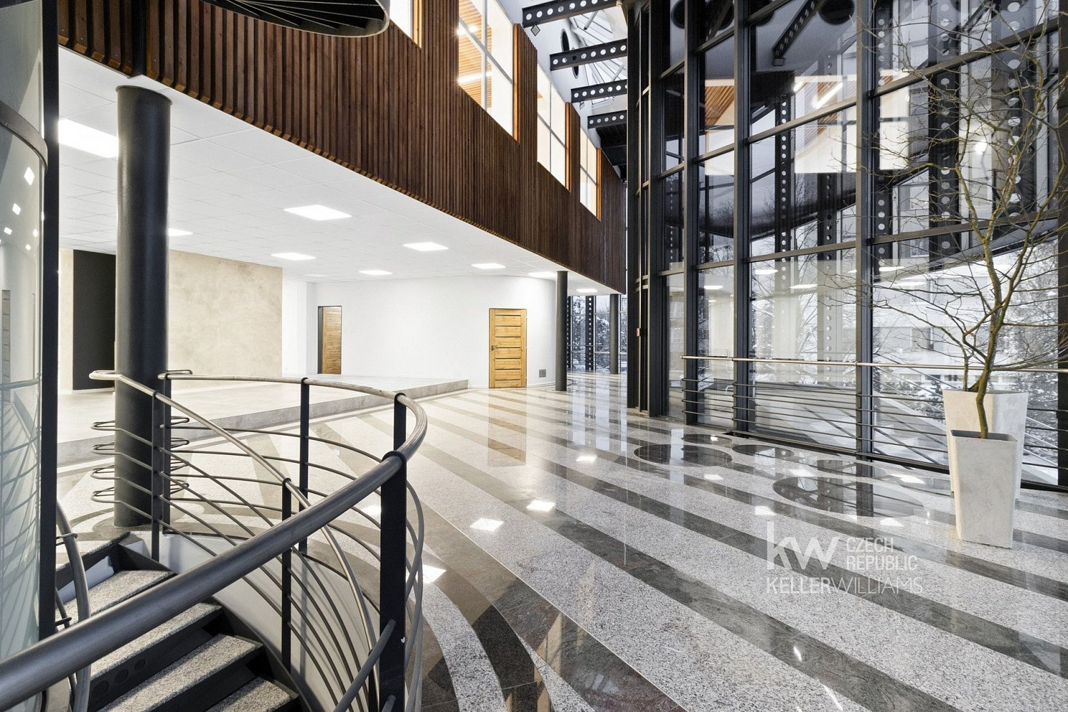 Pronájem obchodních prostor 1 073 m² – fotografie 5