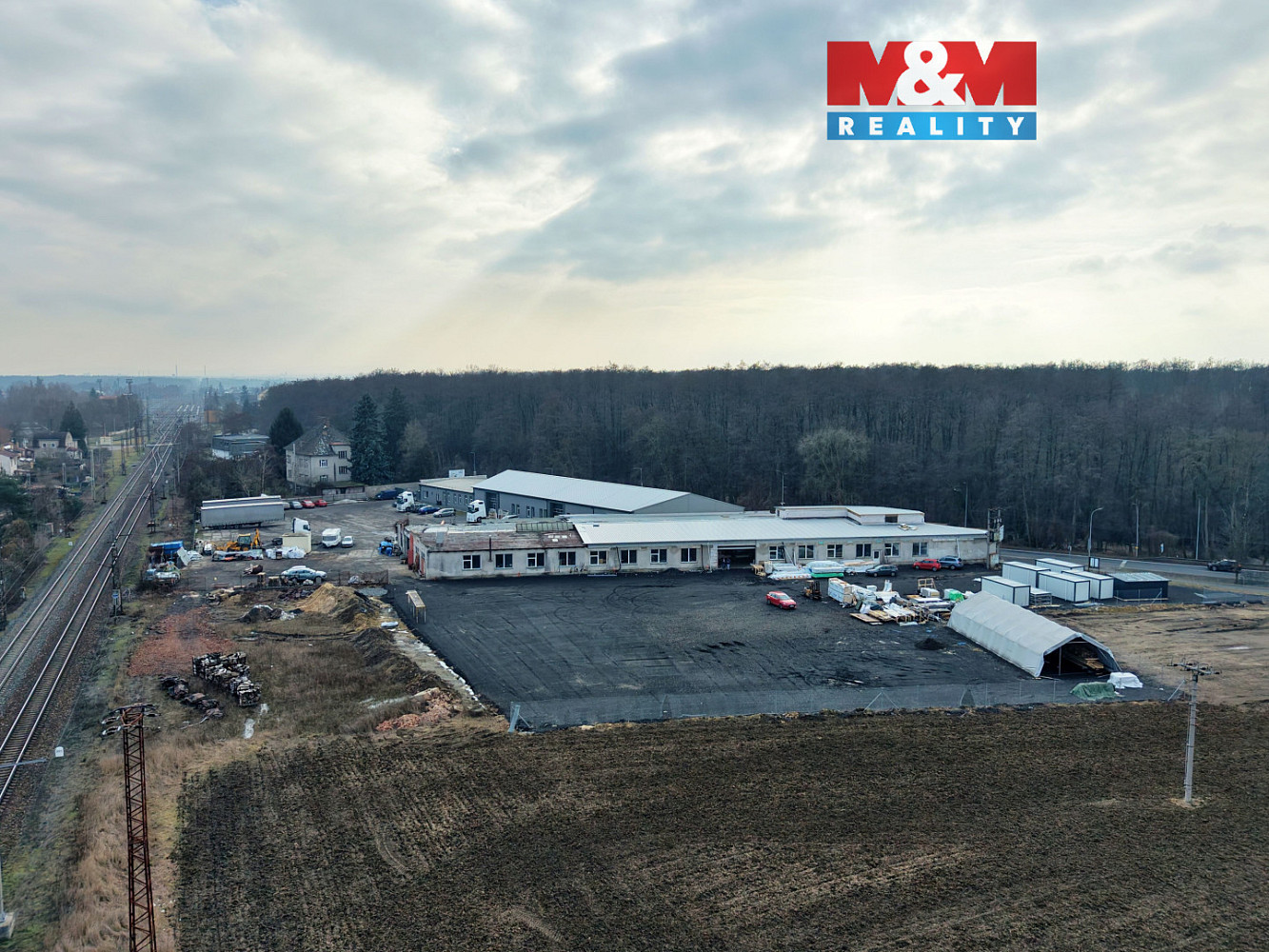 Pronájem obchodních prostor 200 m²