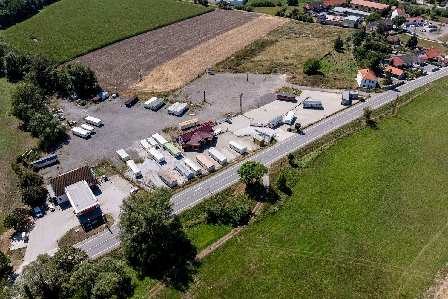 Commercial property, 262 m²