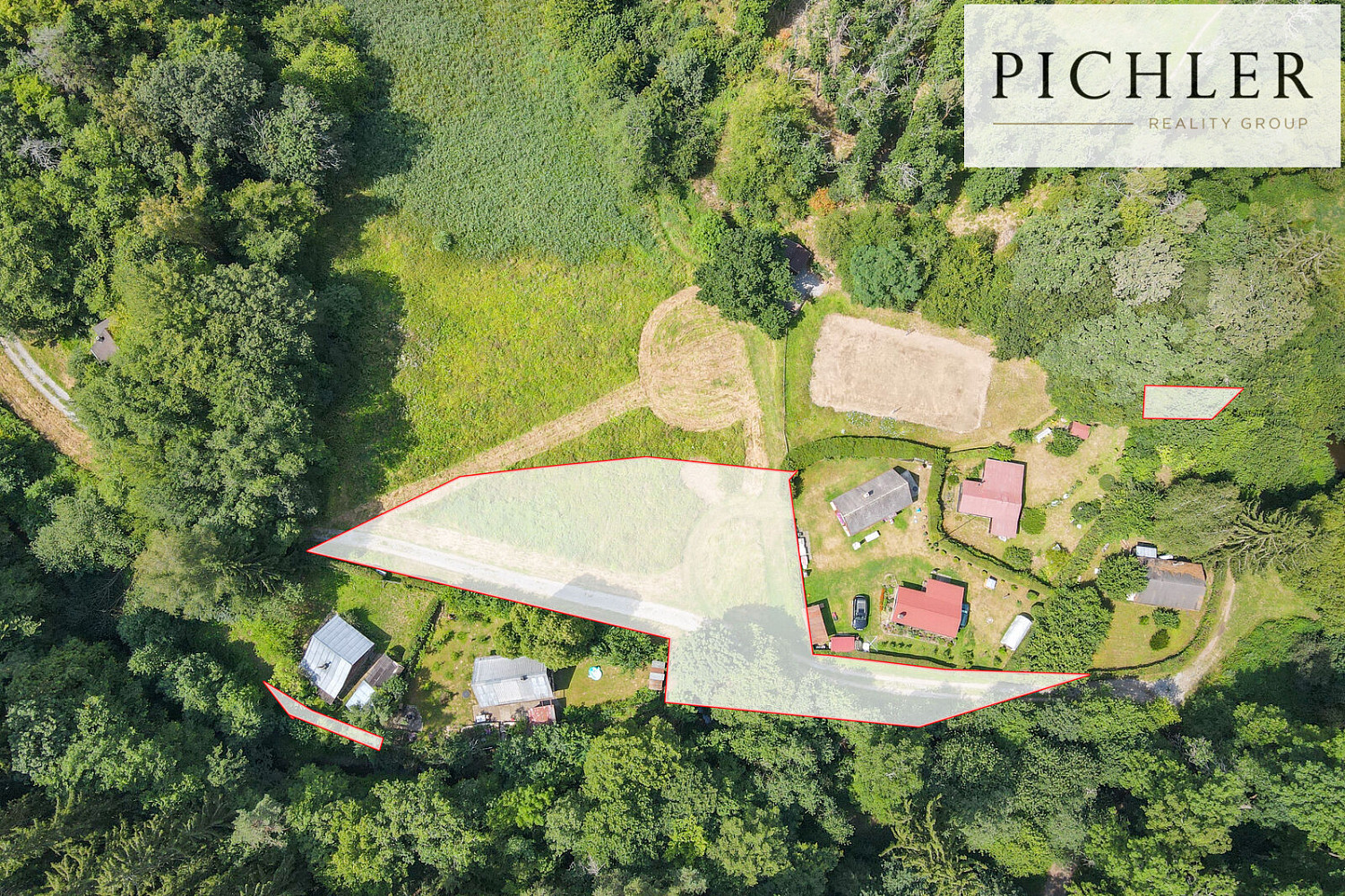 Prodej pozemku 2 398 m²