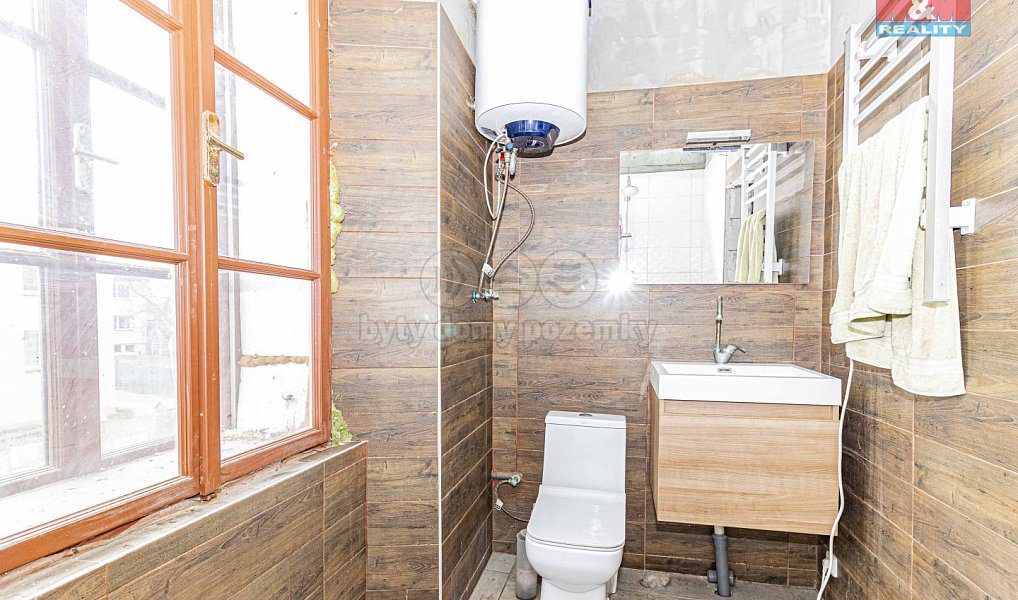 Prodej ubytovacího objektu 983 m², Žáky – náhled fotky 16