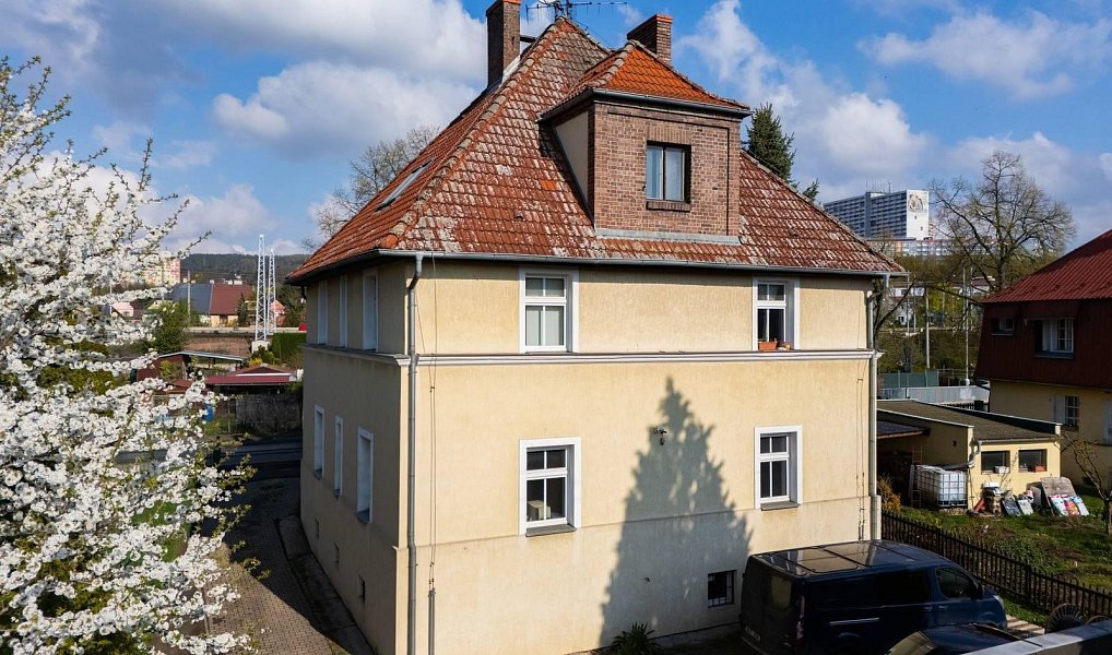 Prodej domu 381 m² s pozemkem 697 m², Chomutov – náhled fotky 3
