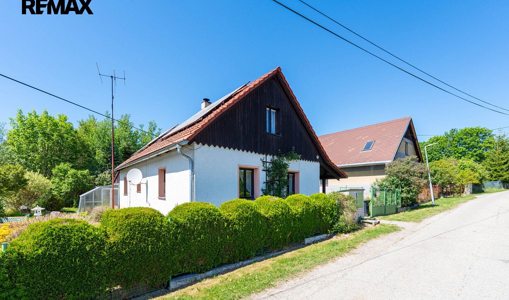 Prodej domu 90 m² s pozemkem 583 m², Horní Planá – náhled fotky 2