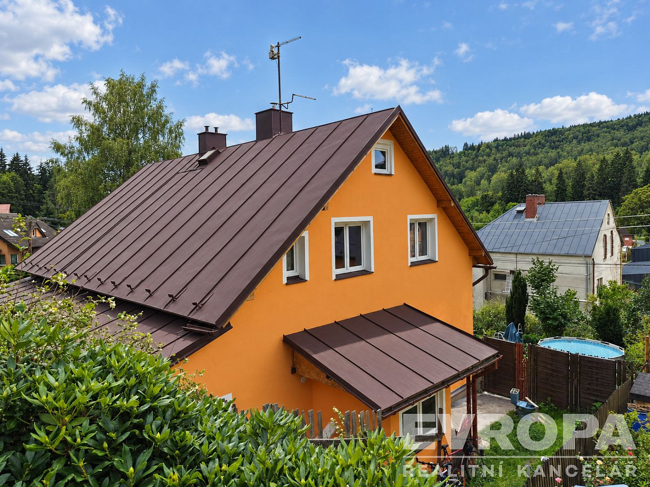 Prodej domu 240 m² s pozemkem 383 m² – fotografie 3