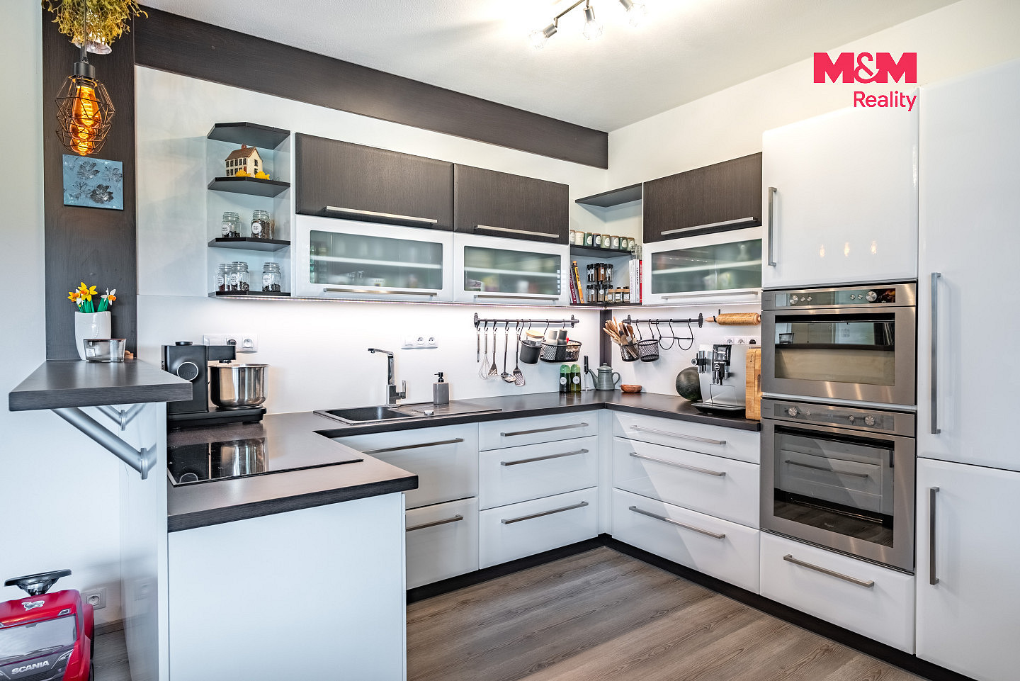 Prodej bytu 3+kk 65 m² — photo 2