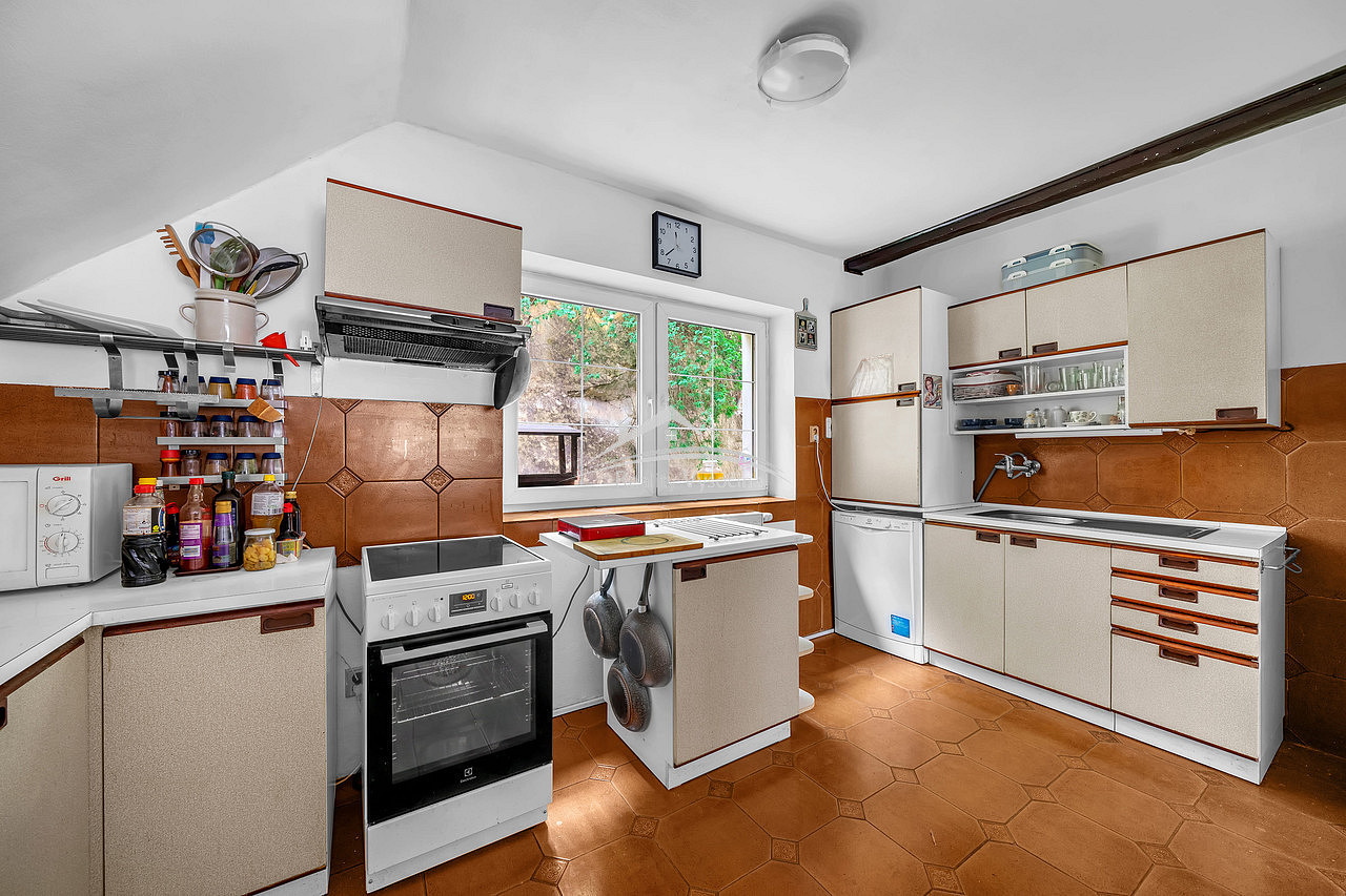 Prodej domu 330 m² s pozemkem 719 m² – fotografie 2