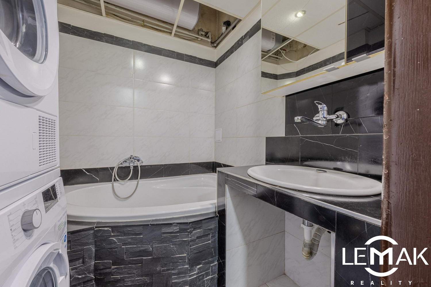 Prodej bytu 2+1 43 m² – další