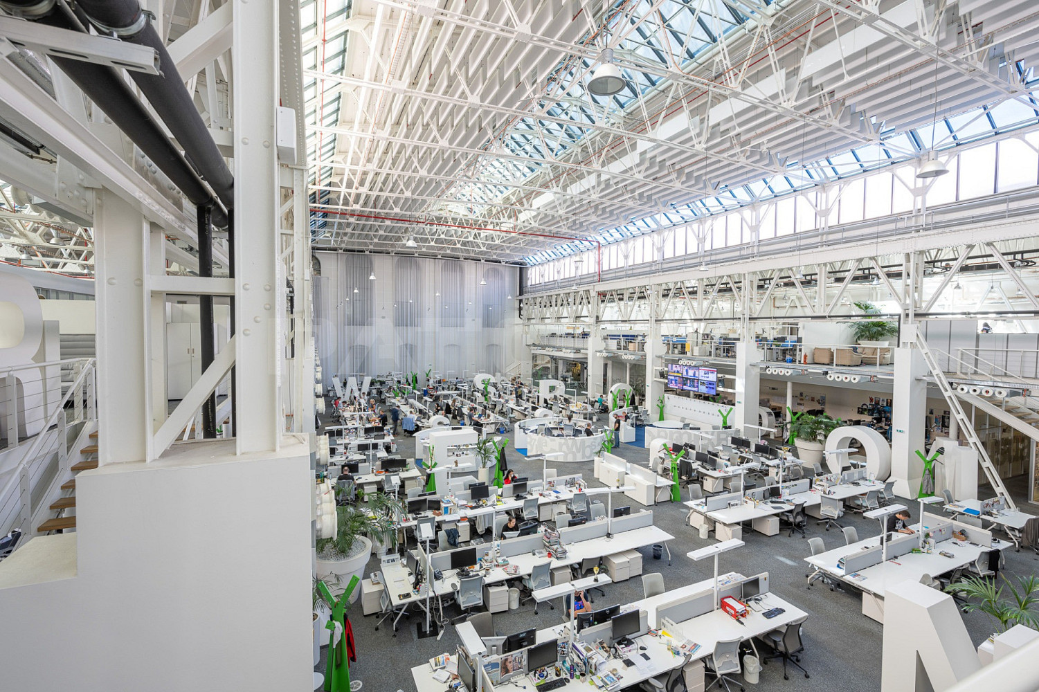 Pronájem kanceláře 1 925 m² – fotografie 5