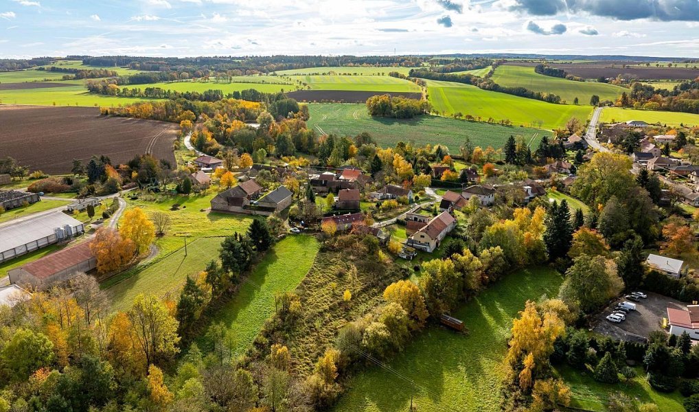 Prodej stavebního pozemku 1 327 m², Bečváry – náhled fotky 5