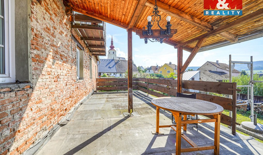 Prodej ubytovacího objektu 359 m², Strážov – náhled fotky 6