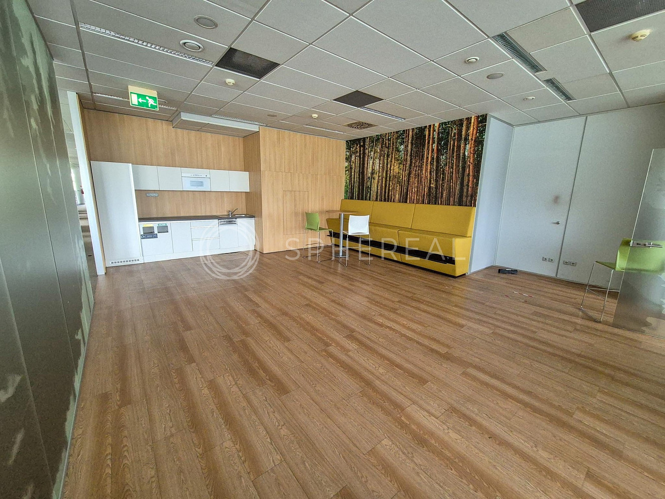Pronájem kanceláře 2 000 m² – fotografie 3